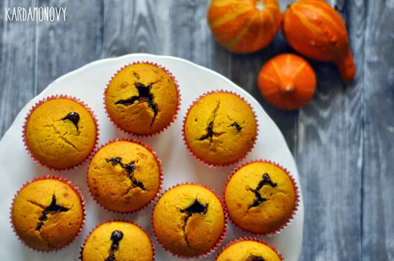 Muffiny dyniowe z powidłami