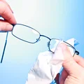 Uważaj czym czyścisz swoje OKULARY!