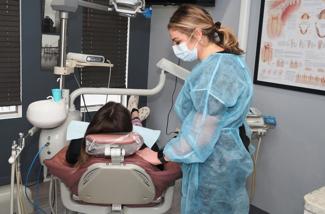 600 zł na dentystę! W 2025 pacjenci mogą korzystać z rozszerzonego pakietu zabiegów