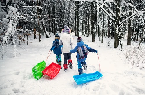 Nowe terminy ferii zimowych 2026! Jedna data jest szczególnie niekorzystna, a uczniowie z tych województw będą zadowoleni