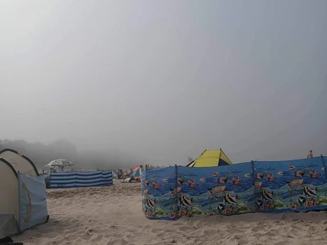 Tajemnicza mgła nad Bałtykiem! Eksperci wyjaśniają, co się dzieje!