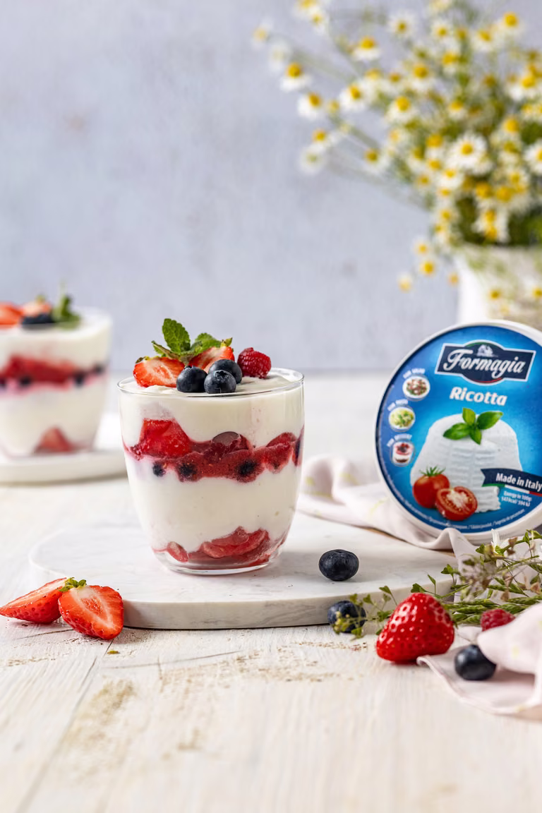 Tiramisu owocowe z ricotty