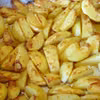 Pyszne, aromatyczne, chrupiące, pieczone ziemniaki w piekarniku a'la frytki.