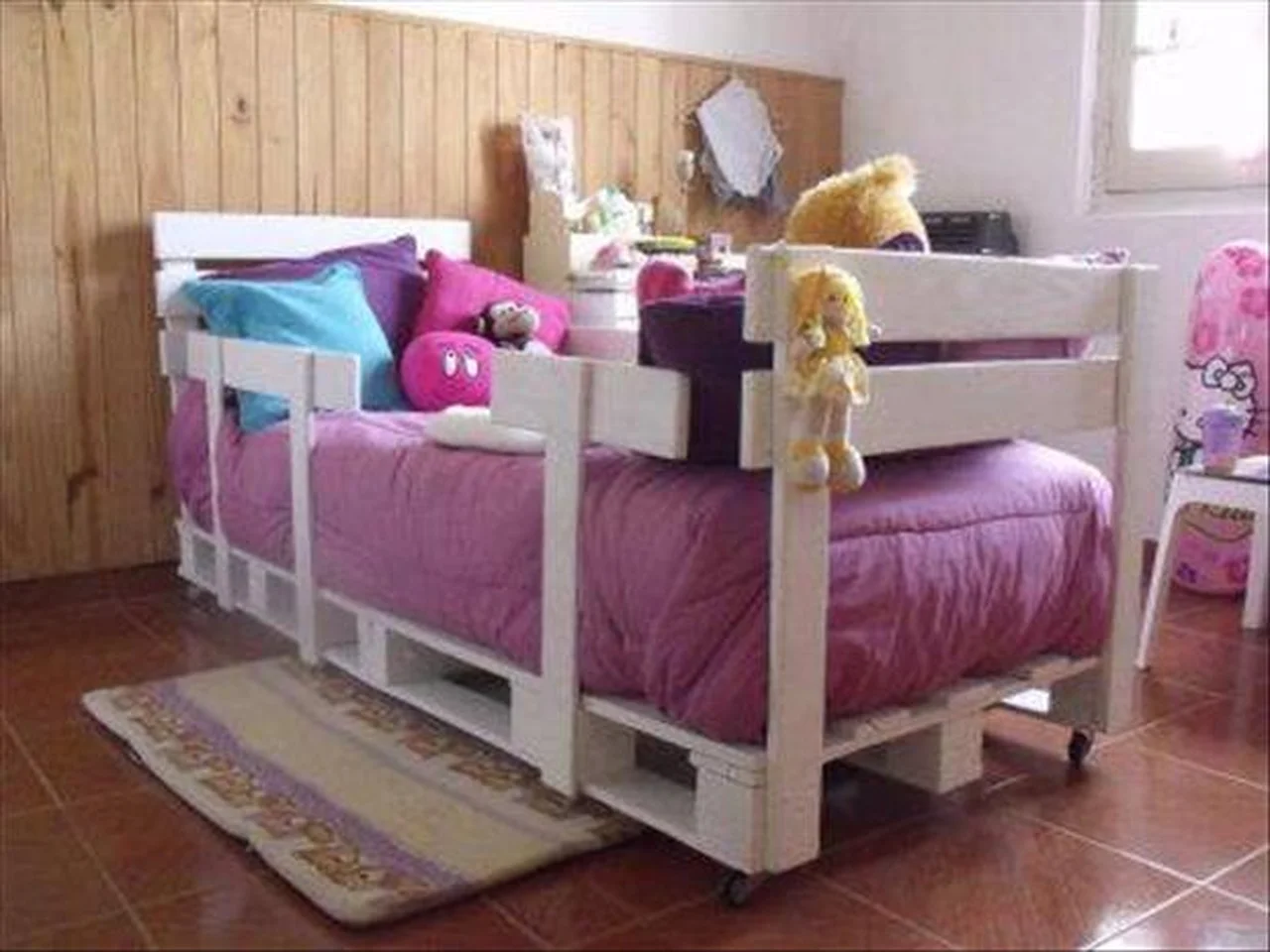 Łóżko dla dziecka z palet