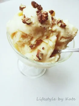 Lody z żółtych owoców z mlekiem kokosowym