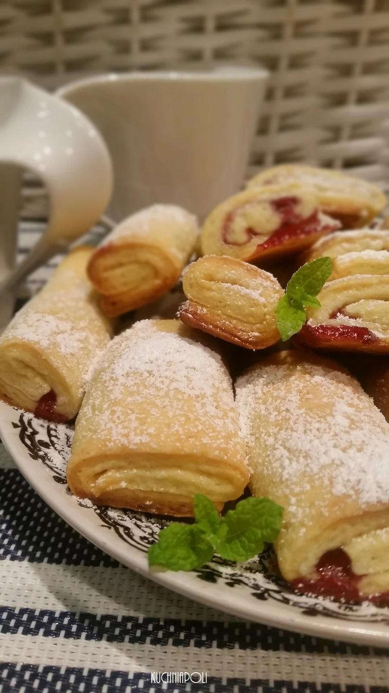 Serowe ciasteczka z marmoladą