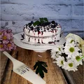Szybki torcik bezowy z kremem borówkowo-jagodowym