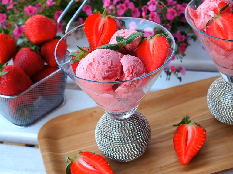 WEGAŃSKIE LODY TRUSKAWKOWO-KOKOSOWE