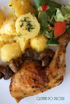 Udźce kurczaka pieczone z pieczarkami
