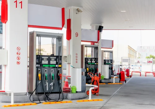 Nowe przepisy dla stacji paliw w Polsce!? To może zmienić nasze nawyki!