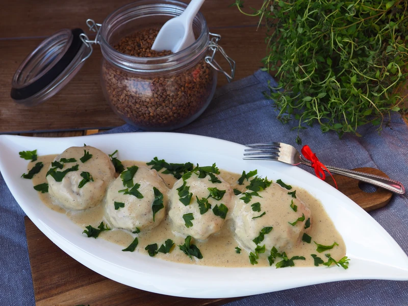 DROBIOWE PULPETY W SOSIE SEROWYM (GORGONZOLA)