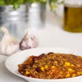 Chili z fasolą, kukurydzą i kaszą jęczmienną