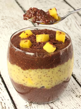 Pudding z czekoladą i mango