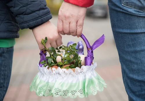 Nie wkładaj tego do koszyczka wielkanocnego! Większość Polaków popełnia ten błąd