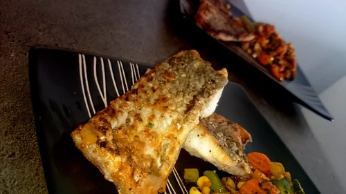 Recepta na idealnego leszcza z chrupiącą skórką i czosnkowym aromatem