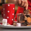 Jedzenie i emocje - jak radzić sobie z „comfort food” w zdrowy sposób?