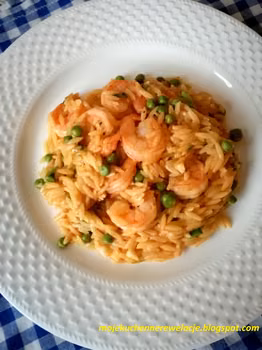 Makaron orzo z krewetkami i groszkiem