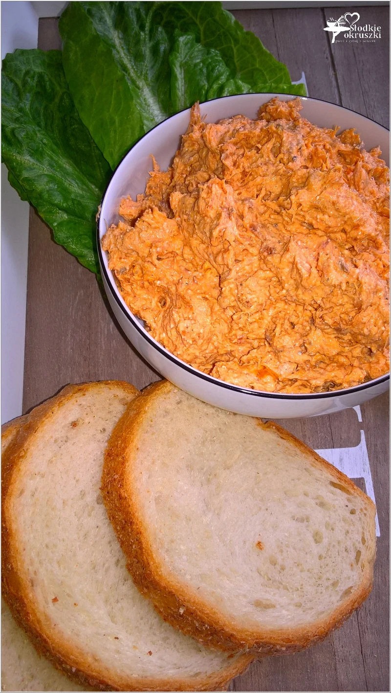Rybna kremowa pasta kanapkowa z prażoną cebulką