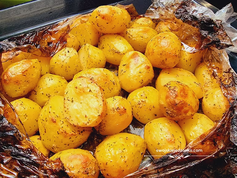 Ziemniaczki pieczone w jogurcie ,bez tłuszczu