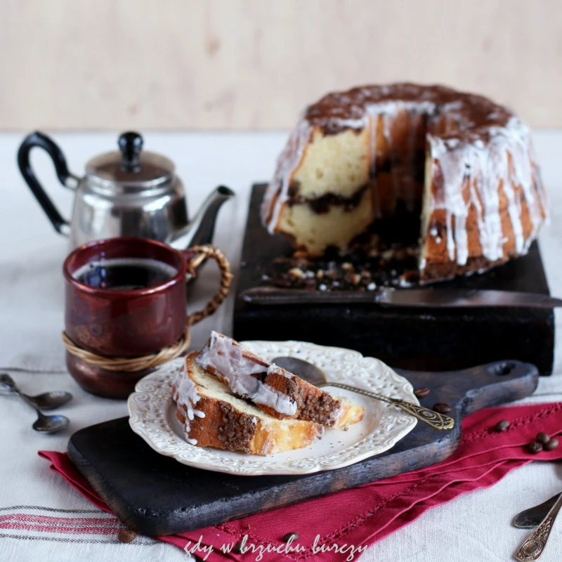 Babka jogurtowa z kawową kruszonką