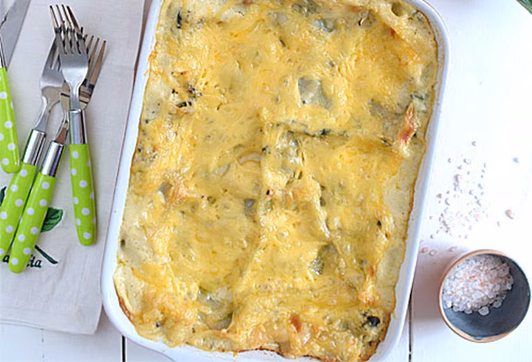 Lazania (lasagne) ze szpinakiem, dwoma serami i... rodzynkami :)
