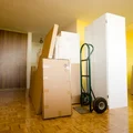 Dlaczego listopad to najgorszy miesiąc na przeprowadzkę? Wiele osób mówi "NIE"