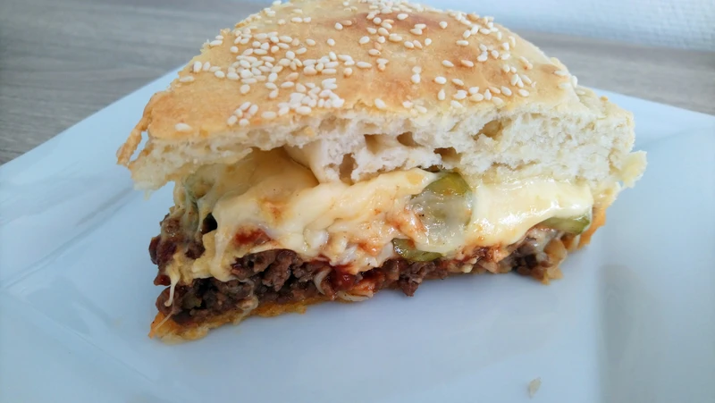 Ciasto cheeseburger z tortownicy XXL