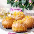 Pączki z nadzieniem różanym, lukrem i skórką pomarańczową