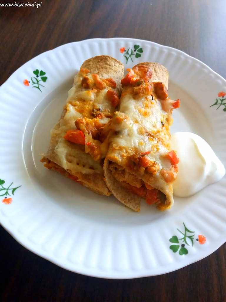 Zapiekane burrito z kurczakiem i warzywami