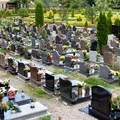 Czy ksiądz może odmówić miejsca na cmentarzu?  Kodeks Kanoniczny vs. Prawo Polskie