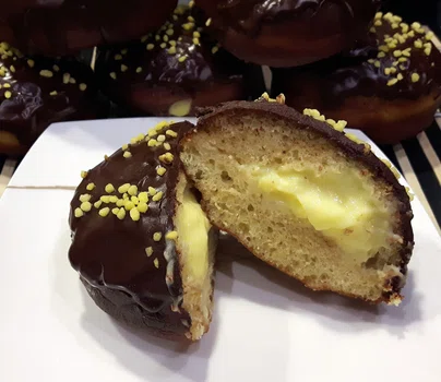 PĄCZKI DLA DOROSŁYCH Z NADZIENIEM BANANOWYM