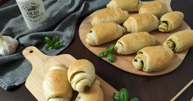Rollsy ze szpinakiem.