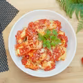 Tortellini zapiekane w sosie pomidorowym