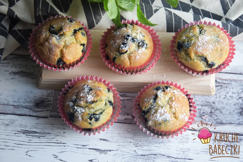 MUFFINY NA KEFIRZE Z JAGODAMI