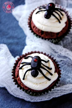 Babeczki red velvet na Halloween