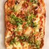 Pizza z gruszką i rukolą