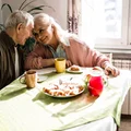 Listonosz zapuka wcześniej, a przelewy pojawią się szybciej! Wypłata emerytur i rent jeszcze przed świętami!