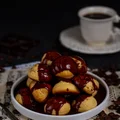 Profiterole z kremem waniliowym i czekoladą