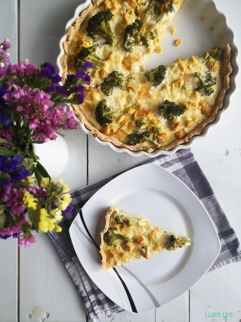 Tarta z kukurydzą i brokułami
