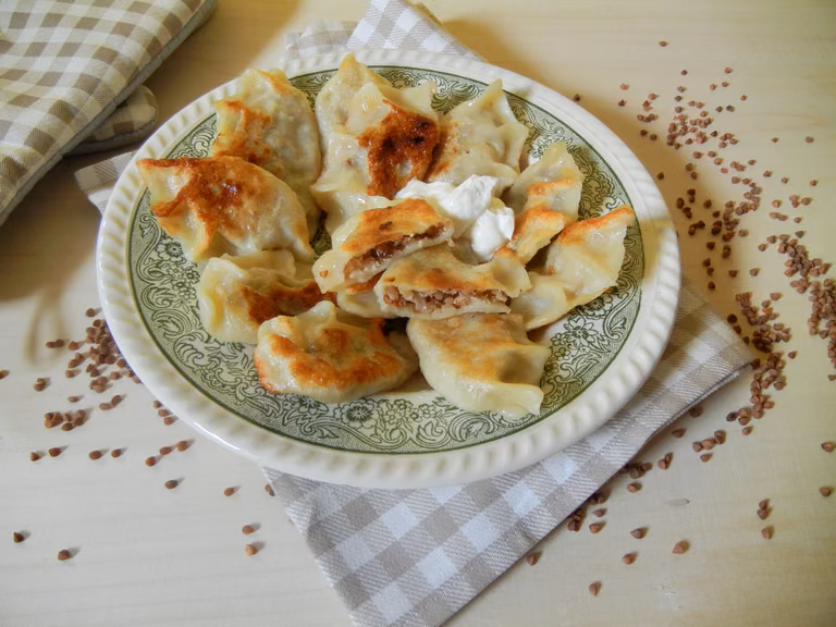 Pierogi z kasza gryczana i twarogiem