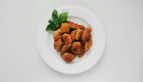 Gnocchi z pastą z suszonych pomidorów i żurawiny