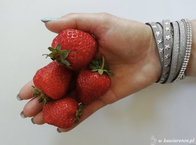 SZYBKIE DANIA Z TRUSKAWKAMI – 8 propozycji