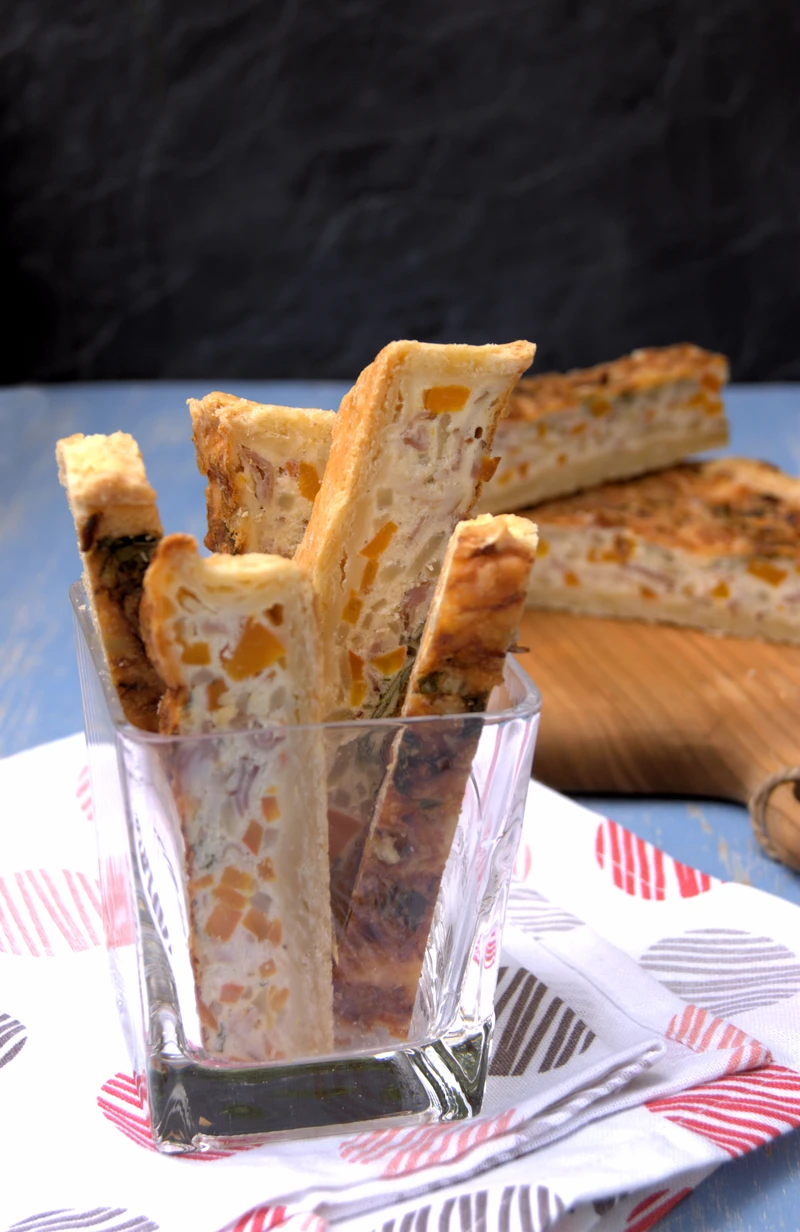 Quiche lorraine z wędzonym boczkiem, dynią i topinamburem