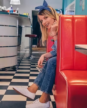 Stylizacja pin-up dla wielbicielej jeansów!