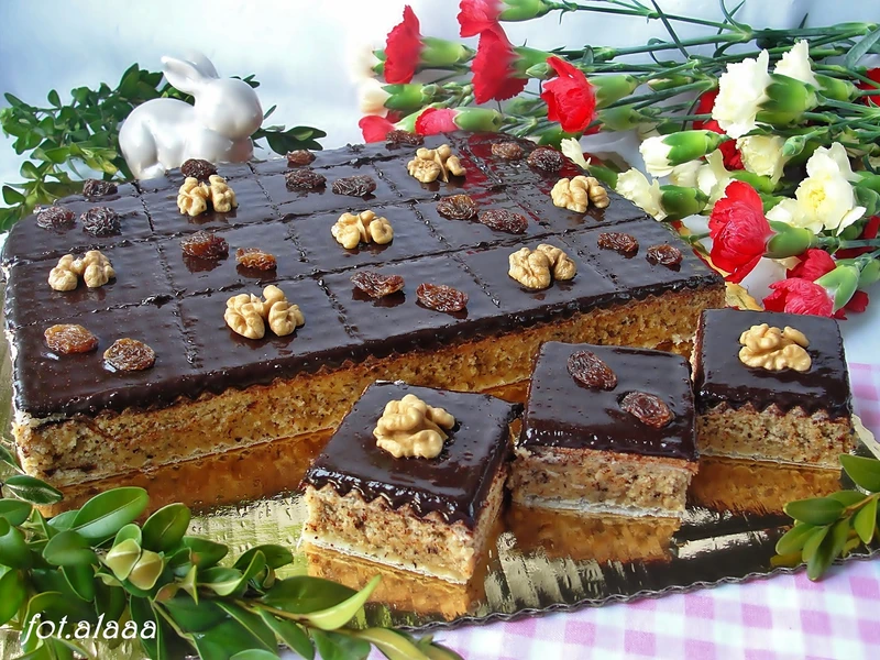 Mazurek orzechowy na wafli