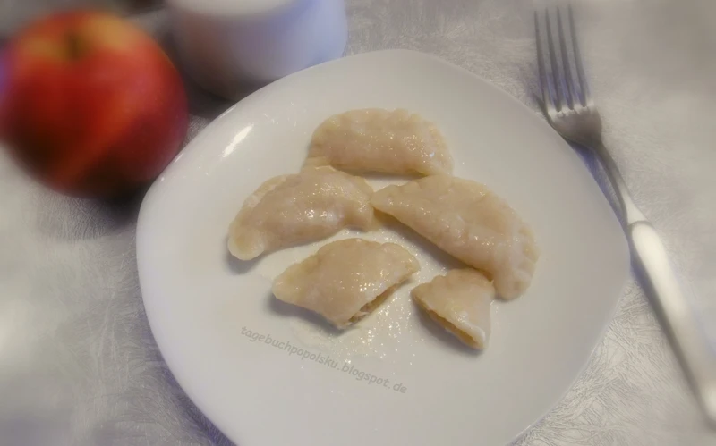 Pierogi na słodko z jabłkami