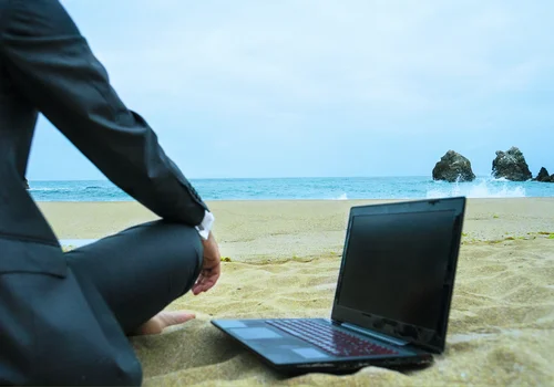 3 miesiące płatnego urlopu dla wszystkich!? Pojawiła się nowa propozycja wolnego dla pracowników