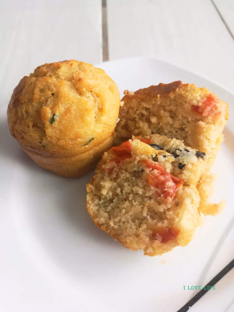 Muffiny z parmezanem
