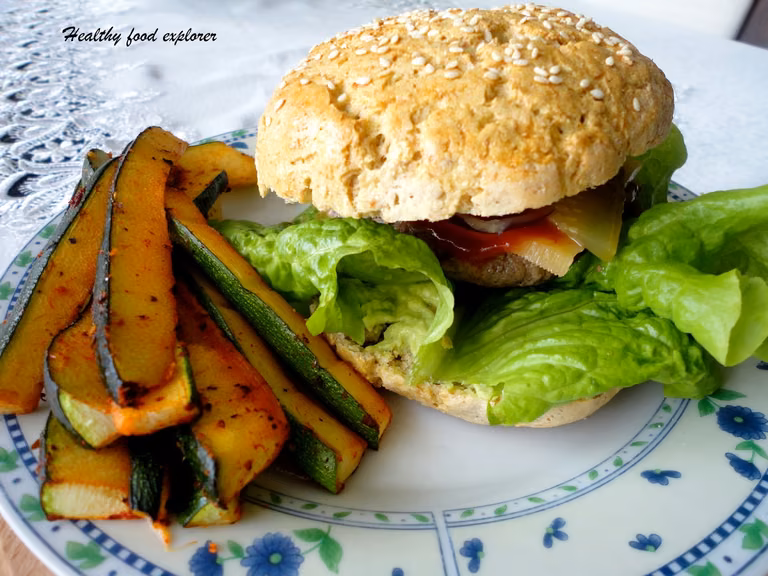 Fitburger z frytkami z cukinii