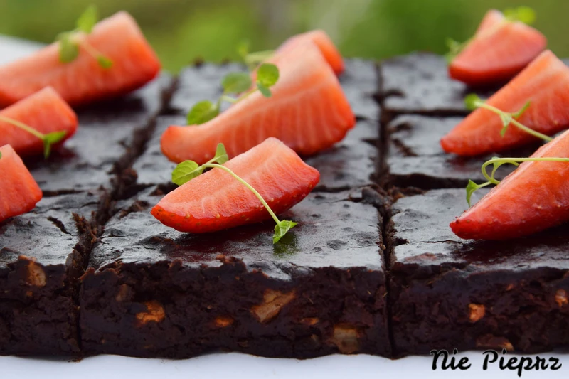Brownie z czerwonej fasoli i daktyli